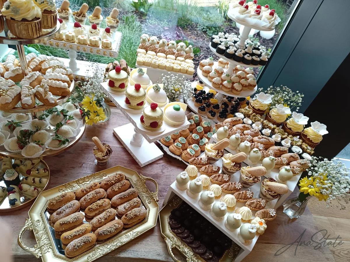 Candy bar selecție Ana State Ploiești - foto 106