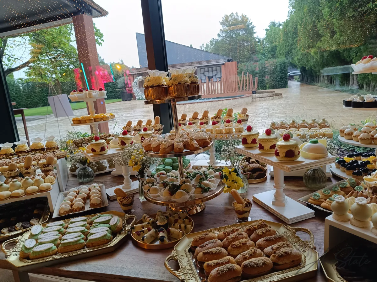 Candy bar selecție Ana State Ploiești - foto 142
