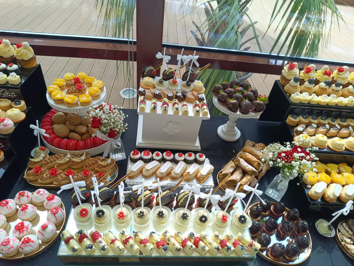 Candy bar selecție Ana State Ploiești - foto 148