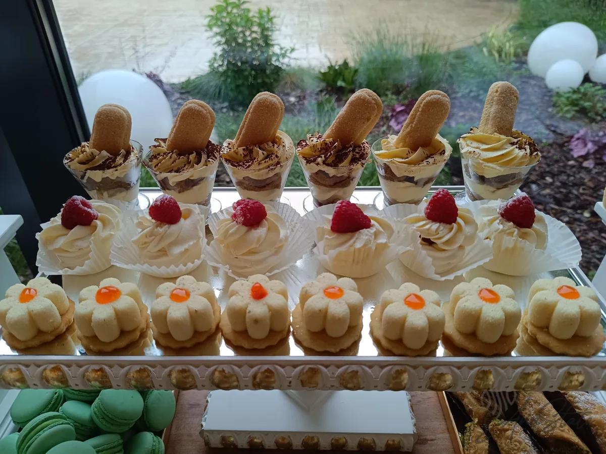 Candy bar selecție Ana State Ploiești - foto 30