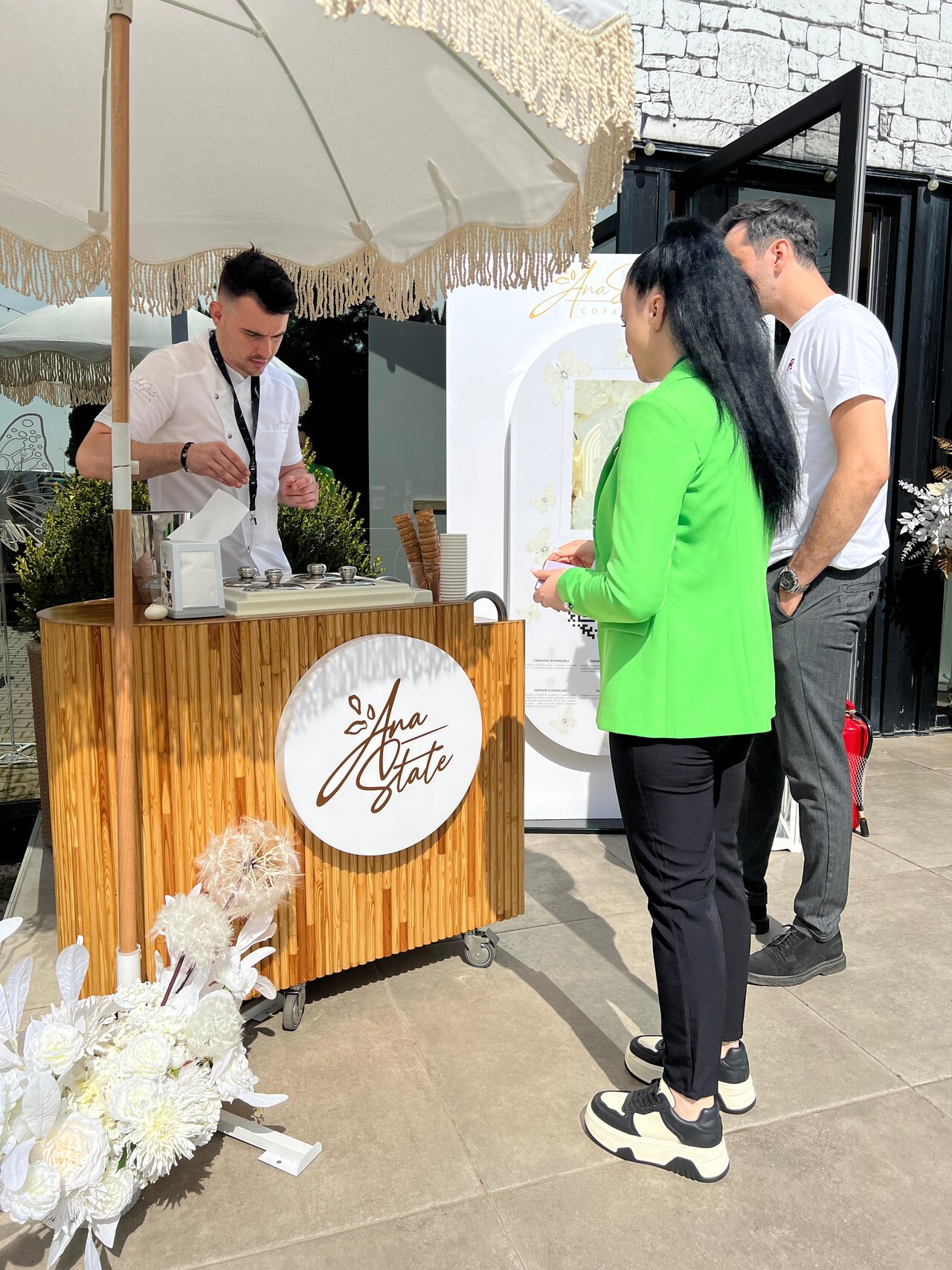 Ice cream bar – servire invitați la eveniment Ana State Ploiești